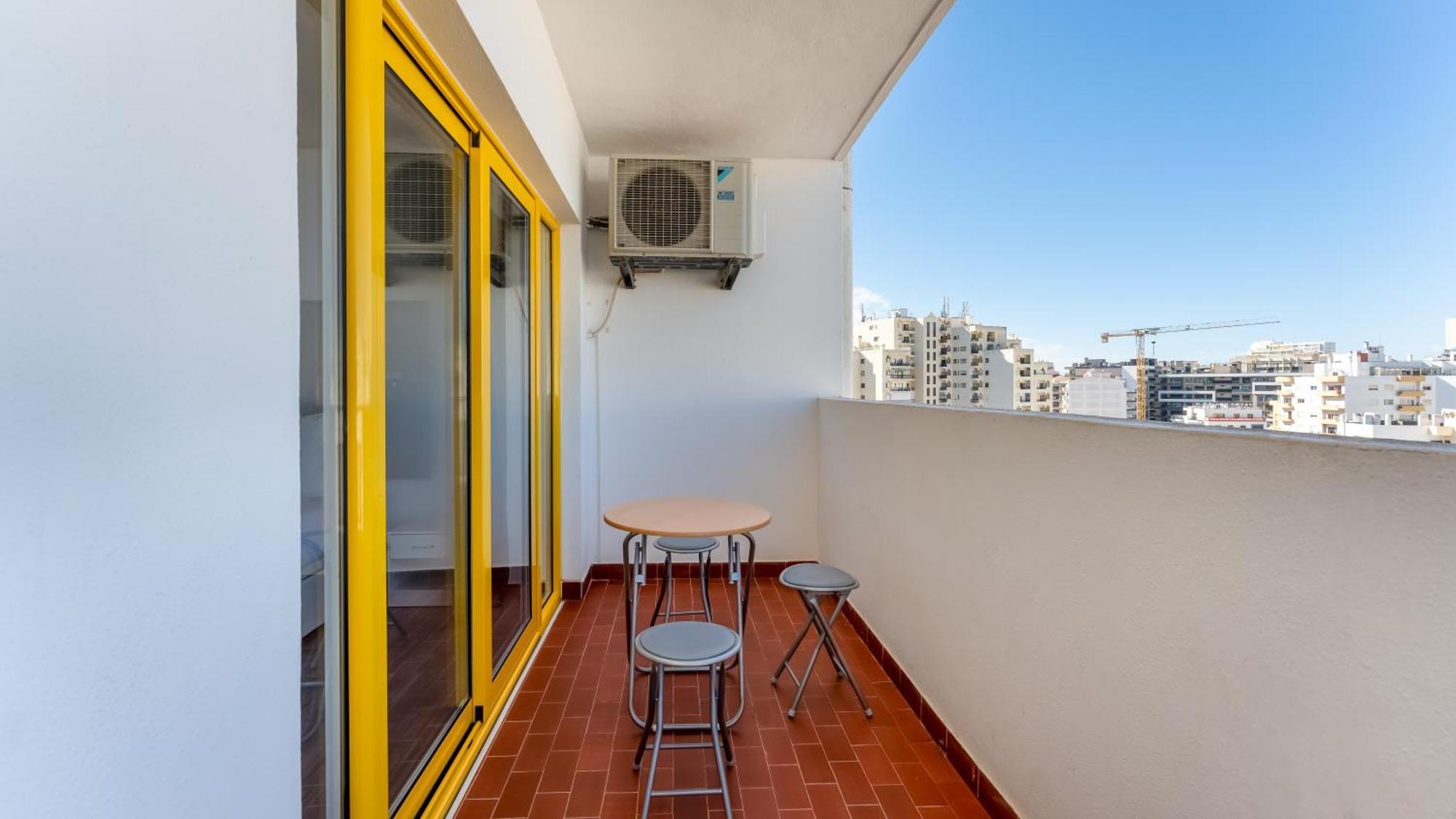 פורטימאו Red Velvet 1 Bdr Flat With Balcony By Lovelystay מראה חיצוני תמונה